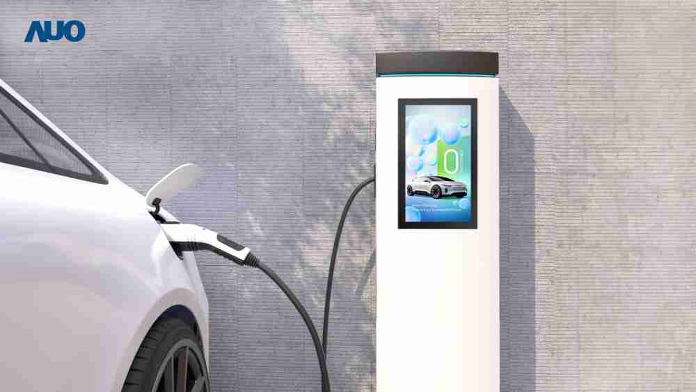 友達〝EVSE車用充電樁解決方案〞專為電動汽車充電樁設計，，，，具有高亮度、、克服戶外艱難環境的耐溫、、、耐紫外線等特性，，並搭載散熱性及擴充性強的高效能工業電腦，，，，可實現人機互動訴求，，如資訊顯示、、支付等應用