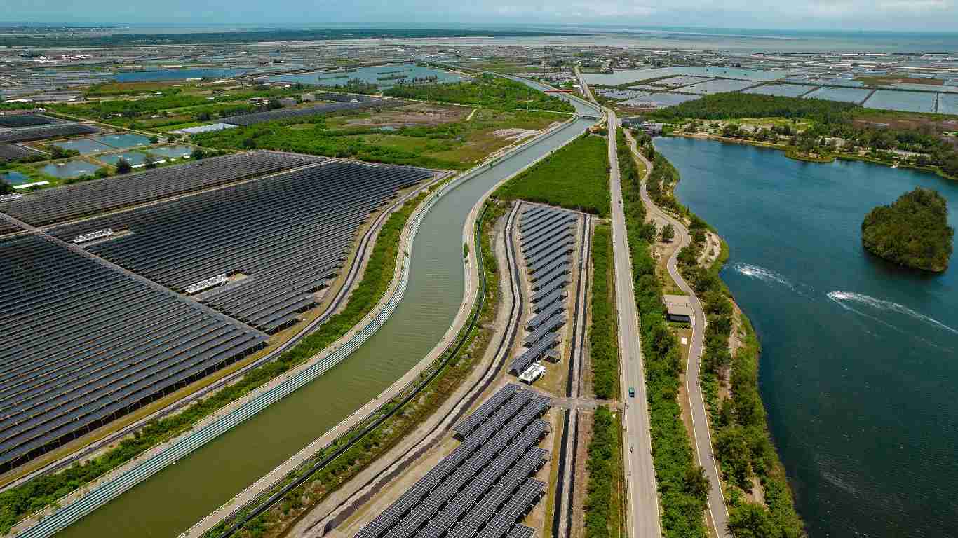 CG电子能源事业提供智慧能源管理、、、、太阳能监控管理、、全方位电厂建置及运维解决方案，，，并拥有管理超过6000案场的经验