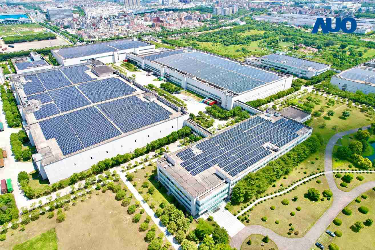 CG电子厦门推动智能制造同时，，，透过绿电创能纵深推进绿色转型，，厂区全屋顶铺设太阳能光伏板，，，每年太阳能发电 2,600多万度